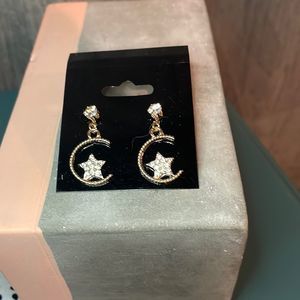 Earrings  ( Any 5 Items For $20 )